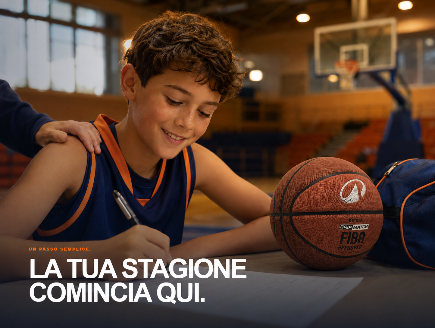 Giovane atleta INVICTA che compila il modulo di iscrizione